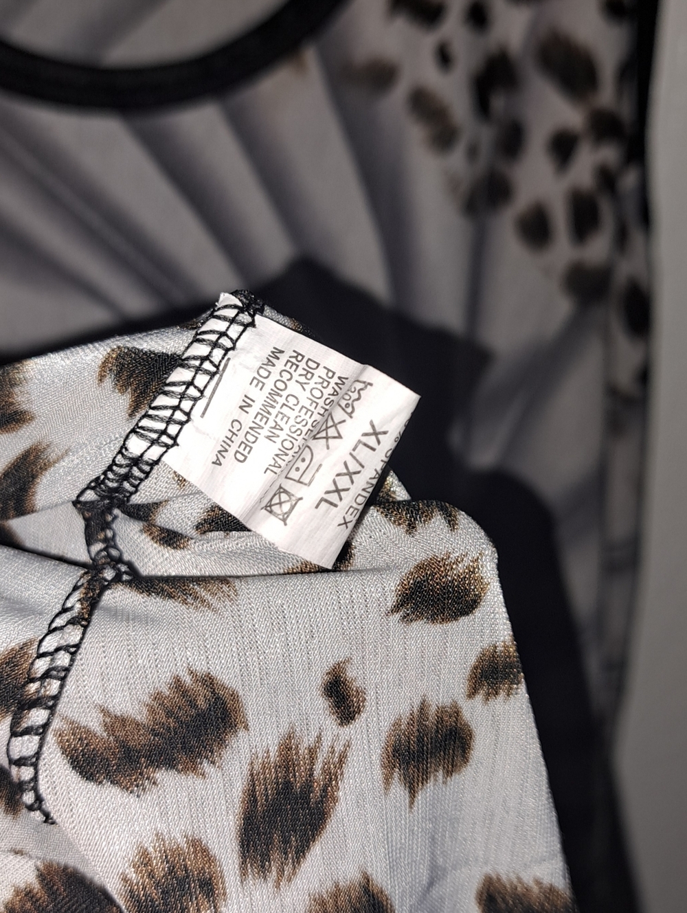 Xhilaration Black/White Tank Top with Red Tiger Graphic - Picture 2 of 5